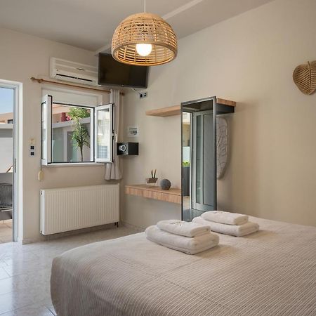 Sun Ray Studios Agia Marina  Екстер'єр фото